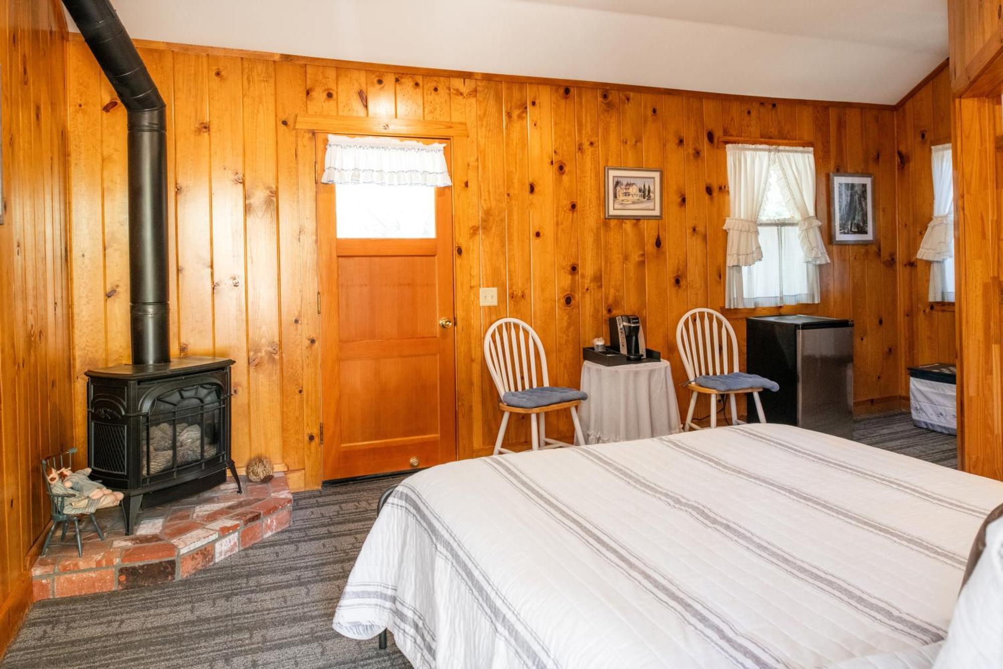 Inn At Sugar Pine Ranch โกรฟแลนด์ ภายนอก รูปภาพ