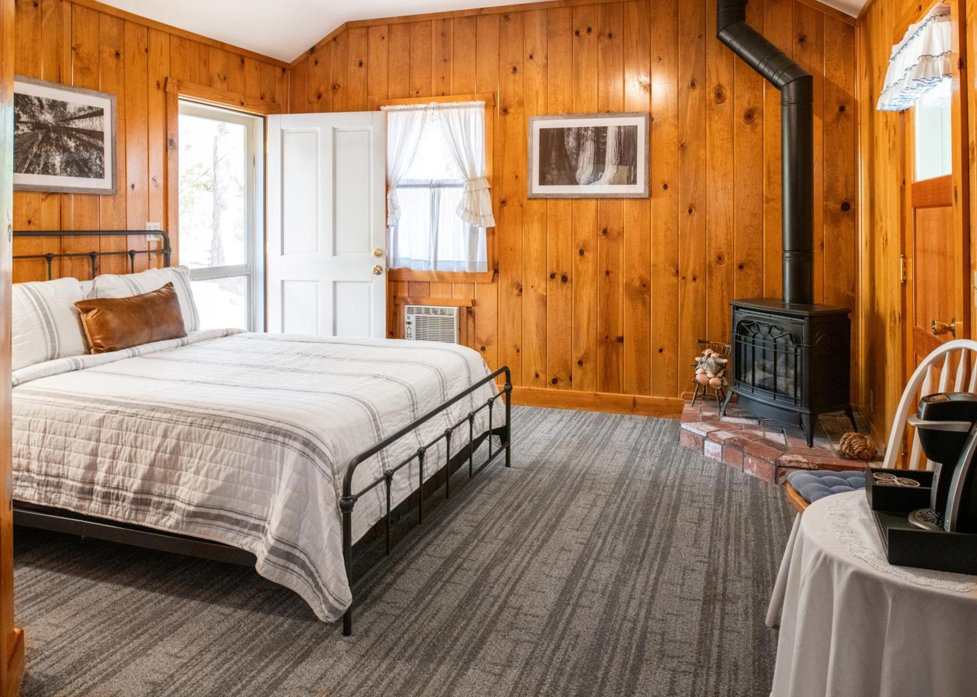Inn At Sugar Pine Ranch โกรฟแลนด์ ภายนอก รูปภาพ