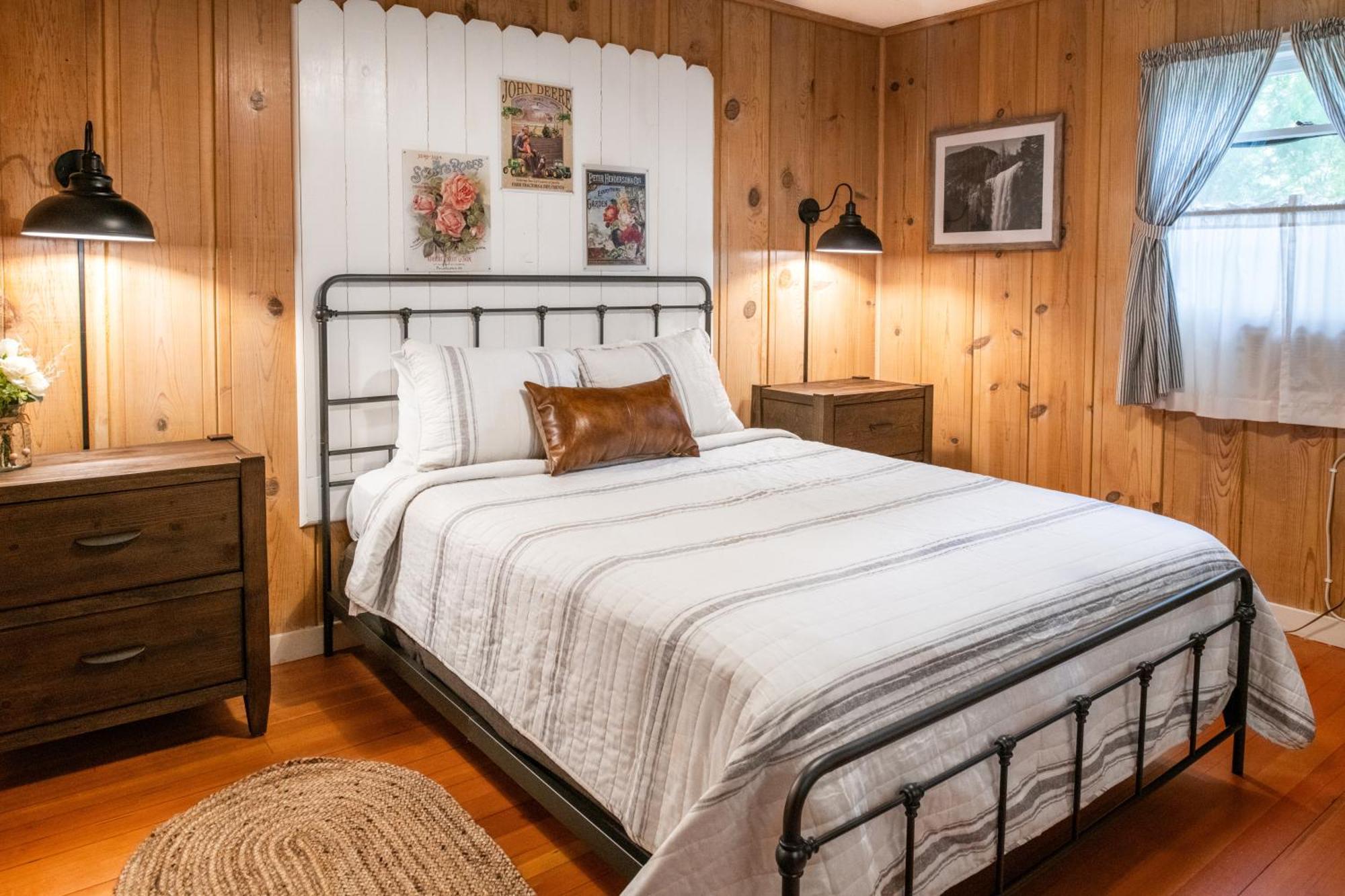 Inn At Sugar Pine Ranch โกรฟแลนด์ ภายนอก รูปภาพ