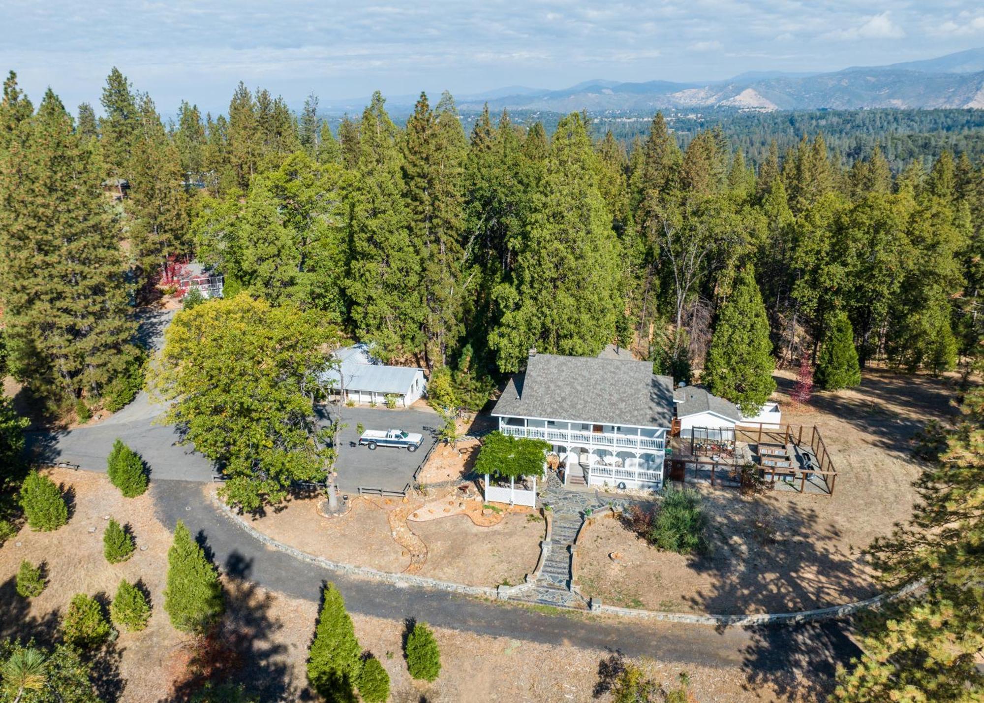 Inn At Sugar Pine Ranch โกรฟแลนด์ ภายนอก รูปภาพ