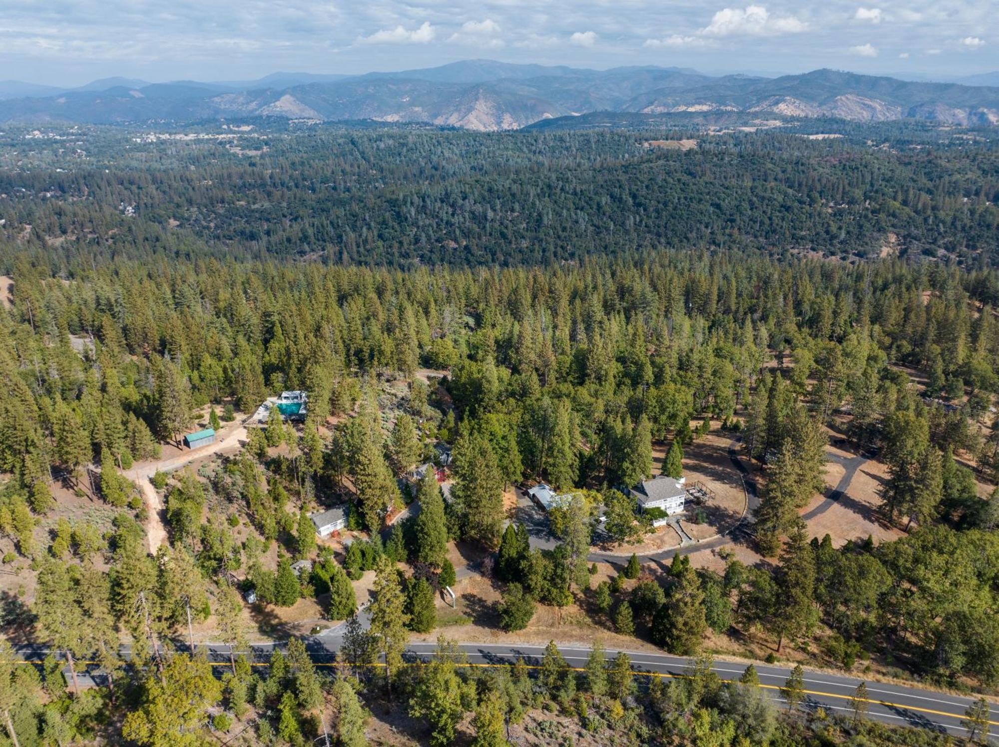 Inn At Sugar Pine Ranch โกรฟแลนด์ ภายนอก รูปภาพ